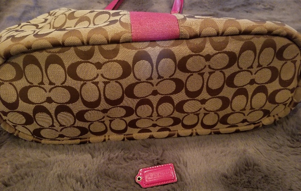 Authentic Coach signature large tote - Picture 8 of 8